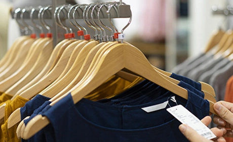 의류 보안 태그 적용